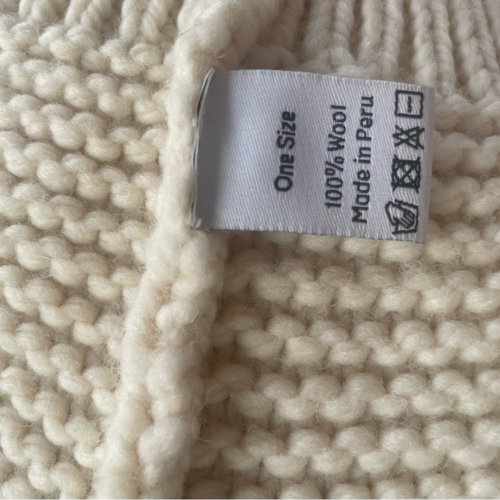 Mr. Mittens Chunky Cable Knit Wool Cardigan Ivory One Size Made in Peru - Picture 7 of 7